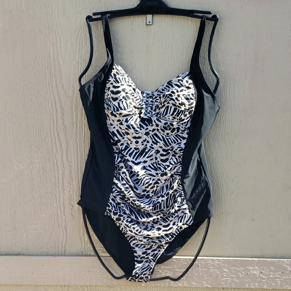Stylish Black and White One-Piece Swimsuit
